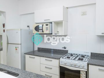 Departamento amoblado en venta de 2 dormitorios en Macrocentro