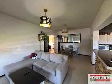 Venta Monte Grande Barrio Mirasoles Casa de 3 Dormitorios, Galeria y Piscina