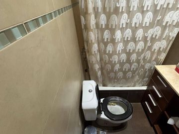 Venta Monte Grande Barrio Mirasoles Casa de 3 Dormitorios, Galeria y Piscina