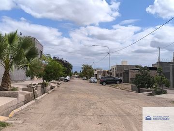 Departamento en venta de 2 dormitorios c/ cochera en Luzuriaga