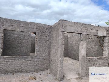 Departamento en venta de 2 dormitorios c/ cochera en Luzuriaga