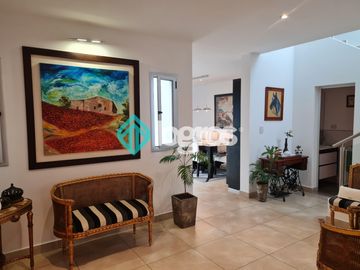 Casa en venta de 4 dormitorios en Grand Bourg - Apta Credito