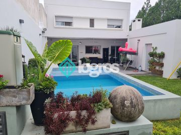 Casa en venta de 4 dormitorios en Grand Bourg - Apta Credito