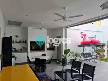 Casa en venta de 4 dormitorios en Grand Bourg - Apta Credito