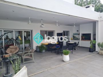 Casa en venta de 4 dormitorios en Grand Bourg - Apta Credito