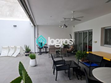 Casa en venta de 4 dormitorios en Grand Bourg - Apta Credito