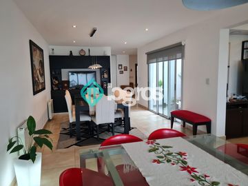 Casa en venta de 4 dormitorios en Grand Bourg - Apta Credito