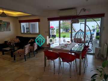 Casa en venta de 4 dormitorios en Grand Bourg - Apta Credito