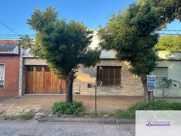 Casa en venta de 2 dormitorios c/ cochera en 9 de Julio