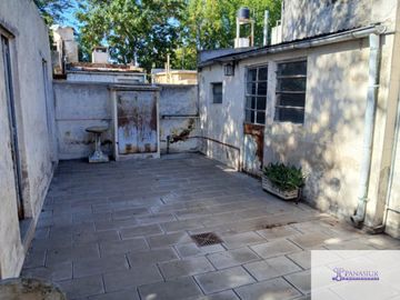 Casa en venta de 2 dormitorios c/ cochera en 9 de Julio