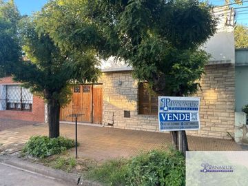 Casa en venta de 2 dormitorios c/ cochera en 9 de Julio