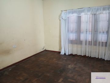 Casa en venta de 2 dormitorios c/ cochera en 9 de Julio