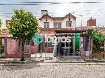 Casa en venta de 3 dormitorios en Barrio San Carlos