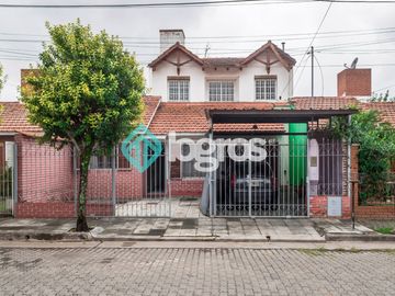 Casa en venta de 3 dormitorios en Barrio San Carlos