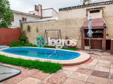 Casa en venta de 3 dormitorios en Barrio San Carlos