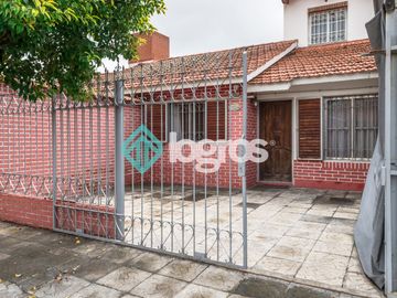 Casa en venta de 3 dormitorios en Barrio San Carlos