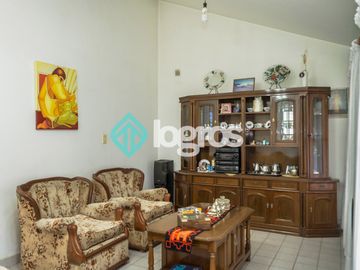 Casa en venta de 3 dormitorios en Barrio San Carlos