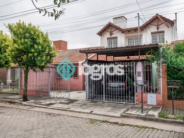 Casa en venta de 3 dormitorios en Barrio San Carlos
