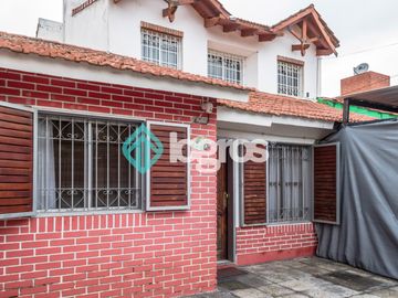 Casa en venta de 3 dormitorios en Barrio San Carlos