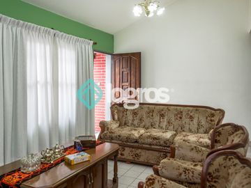 Casa en venta de 3 dormitorios en Barrio San Carlos