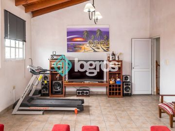 Casa en venta de 3 dormitorios en Barrio San Carlos