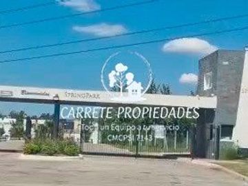 Casa en venta Triplex de 3 dormitorios c/ cochera en Pilar. Springpark.