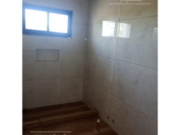 Casa 3 dormitorios, Av. Los Lapachos, Club de Campo Los Bretes, Colón.