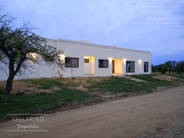 Casa 3 dormitorios, Av. Los Lapachos, Club de Campo Los Bretes, Colón.