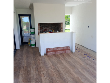 Casa 3 dormitorios, Av. Los Lapachos, Club de Campo Los Bretes, Colón.