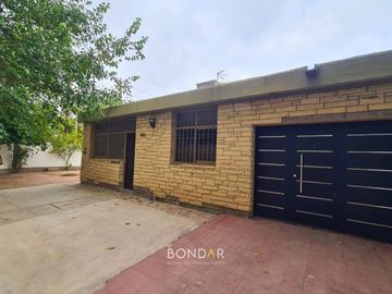 OPORTUNIDAD- 2 PROPIEDADES EN 1 B° SANTA ANA