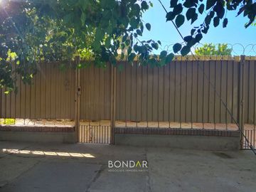 OPORTUNIDAD- 2 PROPIEDADES EN 1 B° SANTA ANA