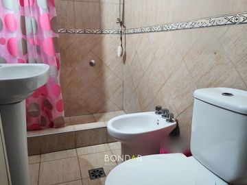 OPORTUNIDAD- 2 PROPIEDADES EN 1 B° SANTA ANA