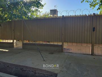 OPORTUNIDAD- 2 PROPIEDADES EN 1 B° SANTA ANA