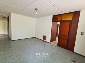 OPORTUNIDAD- 2 PROPIEDADES EN 1 B° SANTA ANA