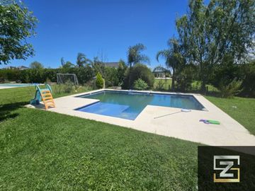 Casa en venta de 3 dormitorios c/ cochera en Los Talas