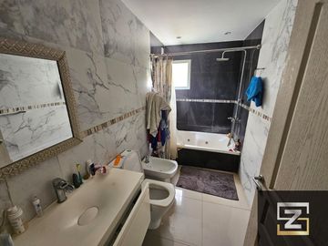 Casa en venta de 3 dormitorios c/ cochera en Los Talas