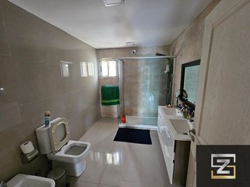 Casa en venta de 3 dormitorios c/ cochera en Los Talas