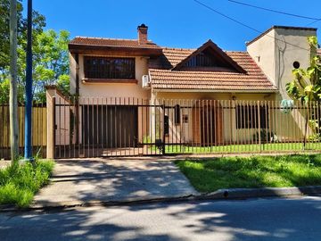 Casa 4 Ambientes en Venta en Los Polvorines