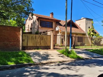 Casa 4 Ambientes en Venta en Los Polvorines