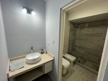 VENTA SEMI PISO  EDIFICIO ALFAR MONTE DEL ESTE
