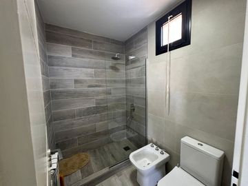 VENTA SEMI PISO  EDIFICIO ALFAR MONTE DEL ESTE