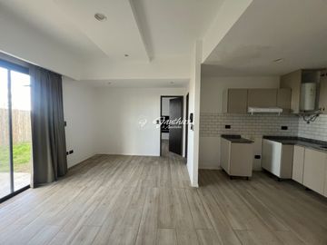 Departamento en venta de 1 dormitorio c/ cochera en Campana