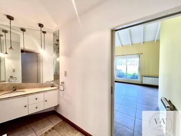 Casa en venta de 2 dormitorios c/ cochera en Patagonia