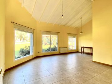 Casa en venta de 2 dormitorios c/ cochera en Patagonia