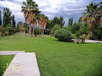 Casa quinta en venta de 2700m2 ubicado en Rodeo del Medio