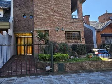 VENTA CHALET 4 AMB C/QUINCHO Y PILETA EL PALOMAR