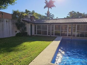 VENTA CHALET 4 AMB C/QUINCHO Y PILETA EL PALOMAR