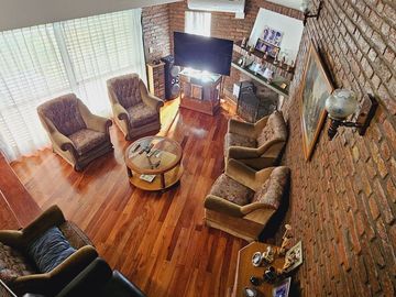 VENTA CHALET 4 AMB C/QUINCHO Y PILETA EL PALOMAR
