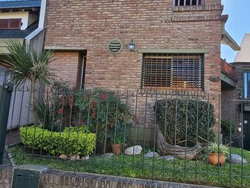 VENTA CHALET 4 AMB C/QUINCHO Y PILETA EL PALOMAR