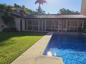 VENTA CHALET 4 AMB C/QUINCHO Y PILETA EL PALOMAR